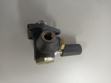 ТОПЛИВНЫЙ НАСОС CLAAS - MERCEDES OM360 0440003177