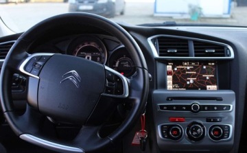 Citroen C4 II Hatchback 5d Facelifting 1.2 PureTech 130KM 2017 Citroen C4 Bezwypadkowy Serwis Stan Idealny Wyposazony 1.2 Benzyna, zdjęcie 17