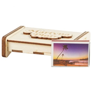 Деревянная коробочка с гравировкой для флешки.