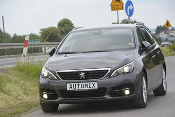 Peugeot 308 II SW Facelifting 1.2 PureTech 110KM 2018 Peugeot 308 1.2 Turbo doinwestowany hak nawigacja