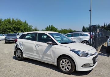 Hyundai i20 II 2016 Hyundai i20 112016r, 1.2 Benzyna. Lekko uszkodzony prawy bok. Jezdzi. 1.2, zdjęcie 18