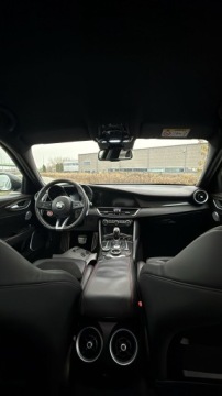 Alfa Romeo Giulia II Sedan 2.9 V6 510KM 2018 Alfa Romeo Giulia Alfa Romeo Giulia 2.9 Quadrfoglio 2.9 Benzyna 510KM, zdjęcie 15