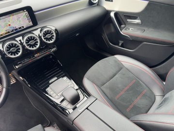 Mercedes Klasa A W177/V177 Sedan AMG 2.0 AMG 35 306KM 2022 Mercedes-Benz A 35 AMG A 35 4MATIC Limuzyna, zdjęcie 12