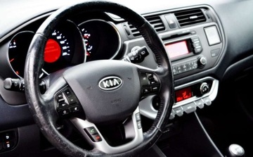 Kia Rio III Hatchback 3d 1.2 DOHC CVVT 85KM 2012 Kia Rio Szyberdach, Ledy, Czujniki parkowania, KeyLess Bluetooth 1.2 85KM, zdjęcie 12