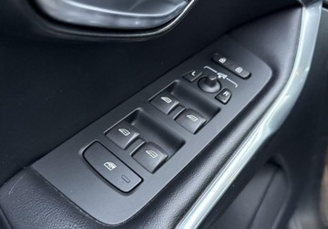 Volvo V40 II Cross Country 1.5 T3 DRIVE-E 152KM 2016 Volvo V40 1.5 Benzyna 152KM, zdjęcie 19