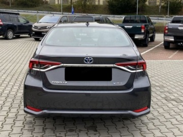 Toyota Corolla XII Sedan Facelifting 1.8 Hybrid 140KM 2025 Od ręki - Comfort 1.8 Hybrid 140KM | Podgrzewane fotele!, zdjęcie 3