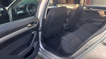 Volkswagen Passat B8 Variant 1.6 TDI BlueMotion SCR 120KM 2016 Volkswagen Passat 1.6 TDI (BlueMotion Technology) Comfortline 120KM 2016r, zdjęcie 11