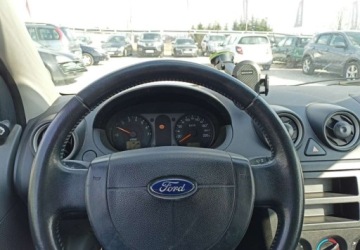 Ford Fiesta V 1.3 i 60KM 2003 Ford Fiesta Ford Fiesta 1.3 Benzyna 60KM, zdjęcie 8