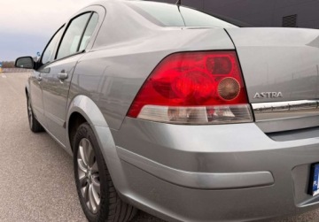 Opel Astra H Sedan 1.6 ECOTEC 115KM 2010 Opel Astra LIFT SEDAN 1.6i 115ps Tylko164TysPrzebiegu SerwisASO 1Wlascicie, zdjęcie 14