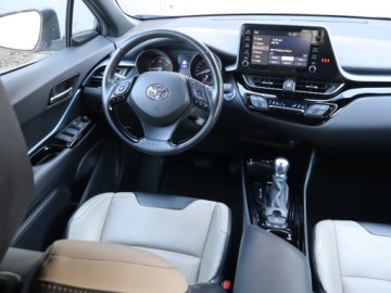 Toyota C-HR I Crossover 1.8 Hybrid 122KM 2019 Toyota C-HR 1.8 Hybrid, Salon Polska, zdjęcie 6