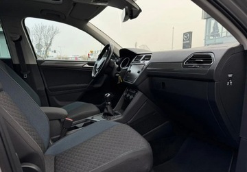 Volkswagen Tiguan II SUV 1.5 TSI EVO 150KM 2019 Volkswagen Tiguan 1.5 IQ-Drive R-line Vatmarza Panorama 1.5 Benzyna 150KM, zdjęcie 5