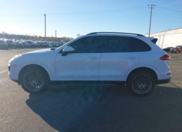 Porsche Cayenne III 2018 Porsche Cayenne 2018, 3.6L, 4x4, PLATINUM, od ubezpieczalni 3.6 Benzyna, zdjęcie 1