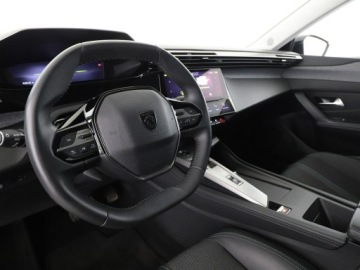 Peugeot 308 III Hatchback Plug-In 1.6 Hybrid 180KM 2023 Peugeot 308 PHEV Allure Pack navi kamera180 LED, zdjęcie 13