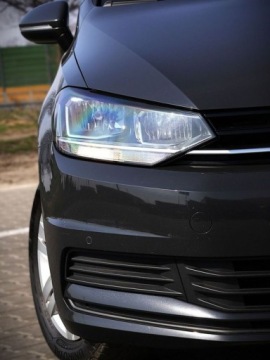 Volkswagen Touran III 1.5 TSI EVO 150KM 2021 Volkswagen Touran 1.5 TSI EVO Comfortline Plus. VAT Marza 1.5 Benzyna, zdjęcie 16