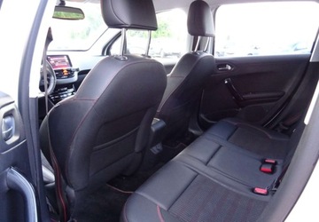 Peugeot 2008 I SUV Facelifting 1.2 PureTech 130KM 2016 Peugeot 2008 1.2 benzyna GT, klima, alu, zarejestrowany 1.2 Benzyna 130KM, zdjęcie 7