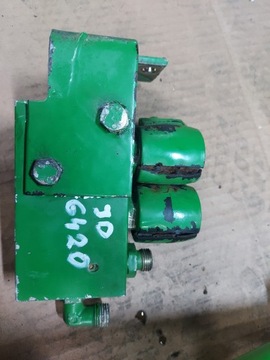 ГИДРАВЛИЧЕСКИЕ ЦИЛИНДРЫ ПОДВЕСКИ КАБИНЫ AL157022 JOHN DEERE 6420 2002 г.