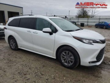 Toyota Sienna III 2023 Toyota Sienna 2023 Toyota Sienna XLE 2.5 Hybryda 245KM