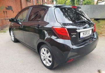 Toyota Yaris III Hatchback 5d Facelifting Hybrid 100KM 2015 Toyota Yaris Panorama Kamera GetHelp 1.5 Hybryda 100KM, zdjęcie 24