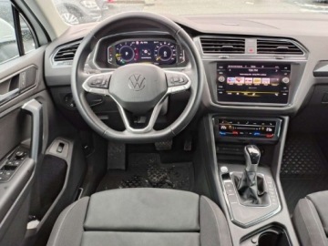 Volkswagen Tiguan II SUV Facelifting 1.5 TSI 150KM 2021 Volkswagen Tiguan FVmarza Salon PL niski przebieg LED Matrix Kamera 360 ASO, zdjęcie 9
