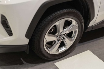 Toyota RAV4 V SUV 2.5 Hybrid Dynamic Force 222KM 2019 Toyota RAV4 2.5 Hybrid Executive 4x4 JBLSKYVIEW 2.5 Hybryda 222KM, zdjęcie 34
