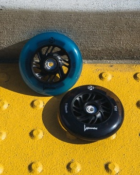 KOŁO ŚWIECĄCE DO ROLEK LUMINOUS BLUE GLOW 90MM FLUORESCENCYJNE