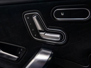 Mercedes Klasa A W177/V177 Hatchback Facelifting 1.3 200 163KM 2025 MERCEDES-BENZ A Klasa 200 AMG Line 1.3 (163KM) 2025, zdjęcie 18