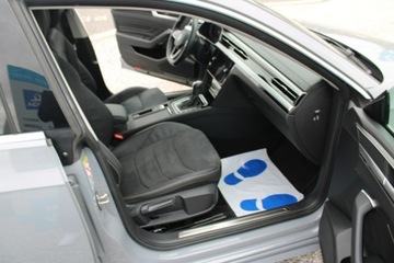 Volkswagen Arteon Fastback Facelifting 2.0 TDI SCR 150KM 2022 Volkswagen Arteon TDI Elegance DSG Gwarancja, zdjęcie 32