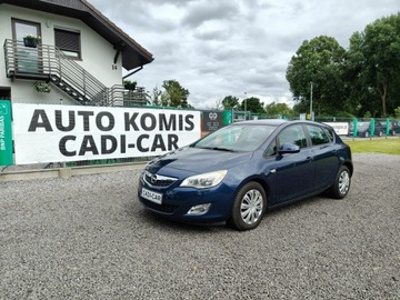 Opel Astra J Hatchback 5d 1.6 Twinport ECOTEC 115KM 2010 Opel Astra Książka serwisowa.