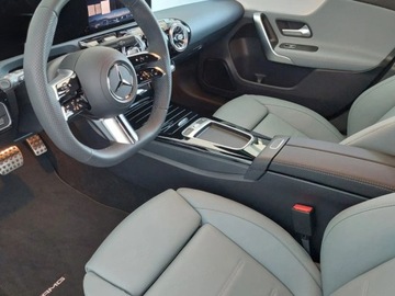 Mercedes Klasa A W177/V177 Hatchback Facelifting 1.3 200 163KM 2025 MERCEDES-BENZ A Klasa 200 AMG Line 1.3 (163KM) 2025, zdjęcie 4