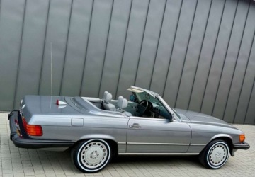 Mercedes SL R107 1987 Mercedes-Benz SL Mercedes-Benz SL 4.9 Benzyna 223KM, zdjęcie 9