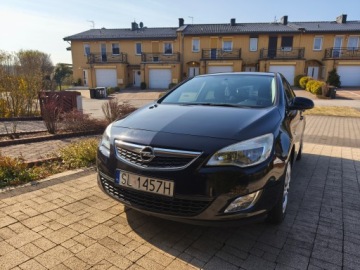 Opel Astra J Hatchback 5d 1.4 Turbo ECOTEC 140KM 2011 OPEL ASTRA J 1,4 140KM Stan BDB