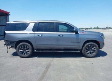 Chevrolet Suburban GMT900 2022 Chevrolet Suburban 2022, 5.3L, 4x4, Z71, od ubezpieczalni 5.3 Benzyna 355KM, zdjęcie 3