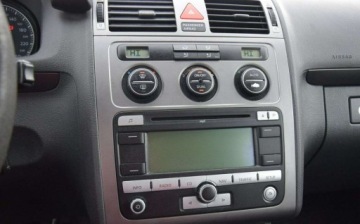 Volkswagen Touran I 1.9 TDI 105KM 2007 Volkswagen Touran 1.9TDI 2007r Lift Klimatronik Hak 1.9 Diesel 105KM, zdjęcie 13