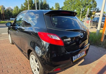 Mazda 2 II Hatchback 5d 1.3 86KM 2010 Mazda 2 1.3Benzynkaniski przebieg prosto z Niemiec 1.3 Benzyna 85KM, zdjęcie 5