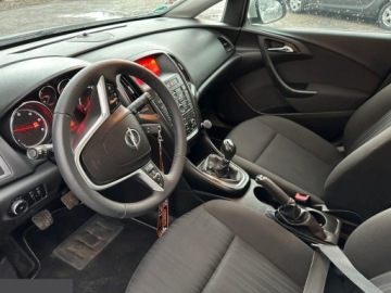 Opel Astra J Sports Tourer 1.7 CDTI ECOTEC 110KM 2011 Opel Astra 1.7 CDTI Caravan DPF Selection 110KM 2011r, zdjęcie 14