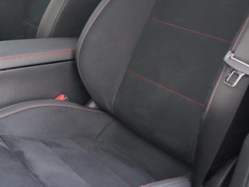 Mercedes GLB 2026 MERCEDES-BENZ GLB 250+ AMG Line Suv (272 KM) 2026, zdjęcie 5