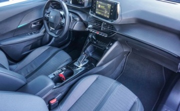 Peugeot 2008 II SUV 1.2 PureTech 130KM 2021 Peugeot 2008 Peugeot 2008 Allure Pack 1.2 130km 1.2 Benzyna 130KM, zdjęcie 33