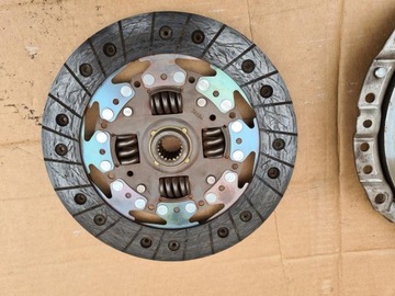 НАЖИМНЫЙ ДИСК СЦЕПЛЕНИЯ NISSAN PRIMERA P12 1.8 16V