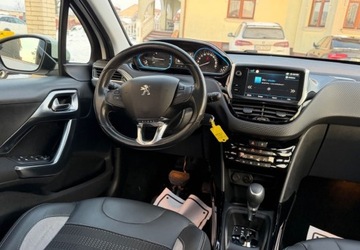 Peugeot 2008 I SUV Facelifting 1.2 PureTech 110KM 2017 Peugeot 2008 1.2 Benzyna 110KM, zdjęcie 11