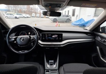 Skoda Octavia IV Liftback 1.5 TSI EVO 150KM 2021 Skoda Octavia Ambition 1.5 TSI e-Tec 150 KM Kamera LED Czujniki Climat, zdjęcie 14