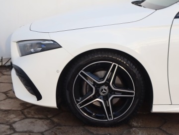 Mercedes Klasa A W177/V177 Hatchback Facelifting 1.3 200 163KM 2023 Mercedes A A 200, Salon Polska, Serwis ASO, zdjęcie 13