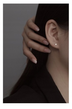 HI MAN Корейский маленький цветок из серебра 925 пробы