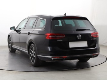 Volkswagen Passat B8 Variant 2.0 TSI BlueMotion Technology 280KM 2017 VW Passat 2.0 TSI, Salon Polska, Serwis ASO, 4X4, zdjęcie 3