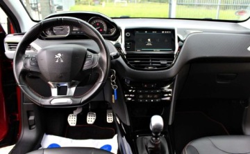 Peugeot 2008 I SUV Facelifting 1.2 PureTech 110KM 2019 Peugeot 2008 1.2 i Gt-line Navi Kamera 1 rok gwarancji 1.2 Benzyna, zdjęcie 17