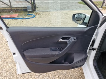Volkswagen Polo V Hatchback 3d Facelifting 1.0 60KM 2017 Volkswagen Polo Sliczne 1.0b salon Polska 1 wlasciciel bezwypadkowy 60KM, zdjęcie 16