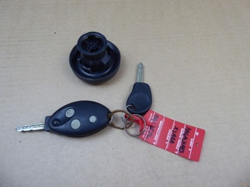 ZÁCPA  PALIVA 2X KLÍČEK CITROEN XSARA ORIGINÁLNÍ