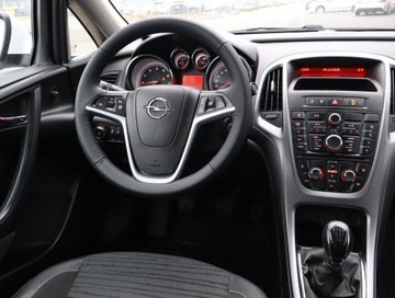 Opel Astra J Sedan 1.6 Twinport ECOTEC 115KM 2018 Opel Astra 1.6 16V, Salon Polska, Serwis ASO, zdjęcie 6