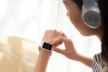 Умные часы AMAZFIT BIP S теплого розового цвета