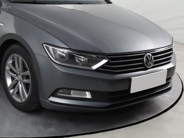 Volkswagen Passat B8 Variant 1.6 TDI BlueMotion SCR 120KM 2017 VW Passat 1.6 TDI, Klima, Klimatronic, Parktronic, zdjęcie 20