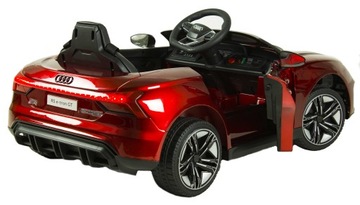 Автомобиль на аккумуляторе для детей 4x4 AUDI RS e-tron GT EVA кожа USB светодиоды